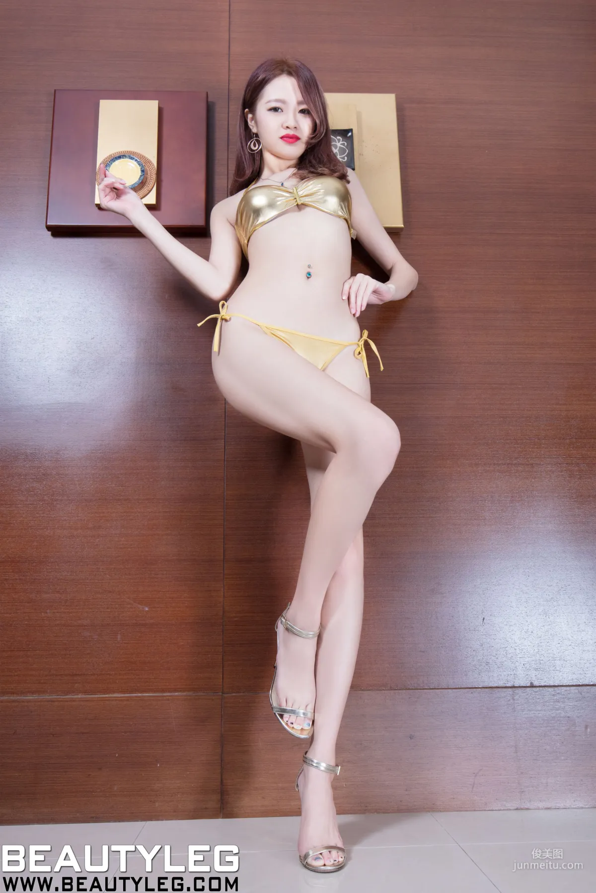 Leg Model Una, Long Legs and Nude Stockings [Beautyleg] No.1745 Photo Set photo 21