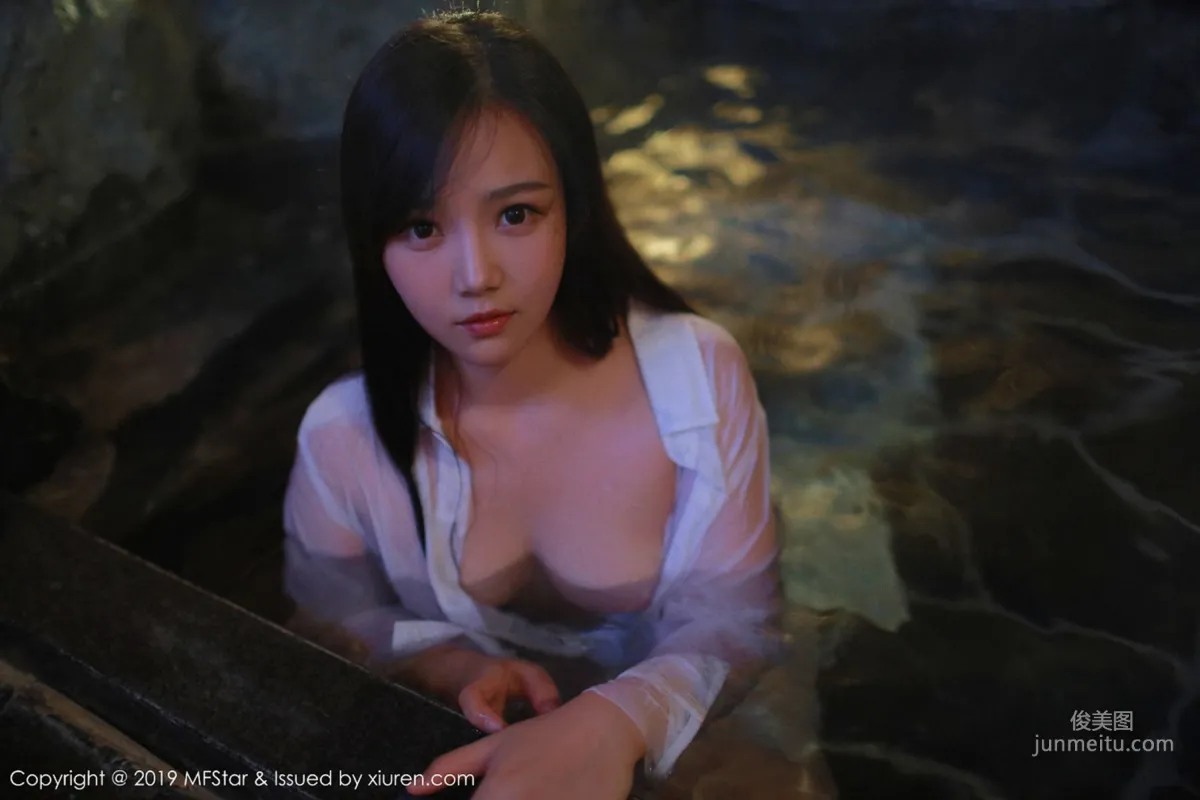 徐微微mia《白衬衫的诱惑》 [模范学院MFStar] Vol.176 写真集35