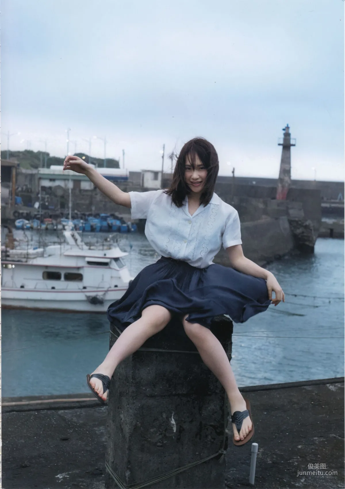 高橋朱里 《曖昧な自分》 写真集7