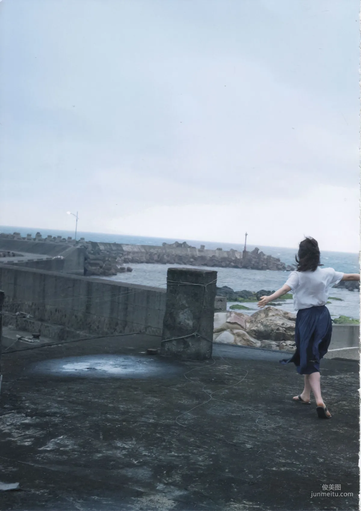 高橋朱里 《曖昧な自分》 写真集6