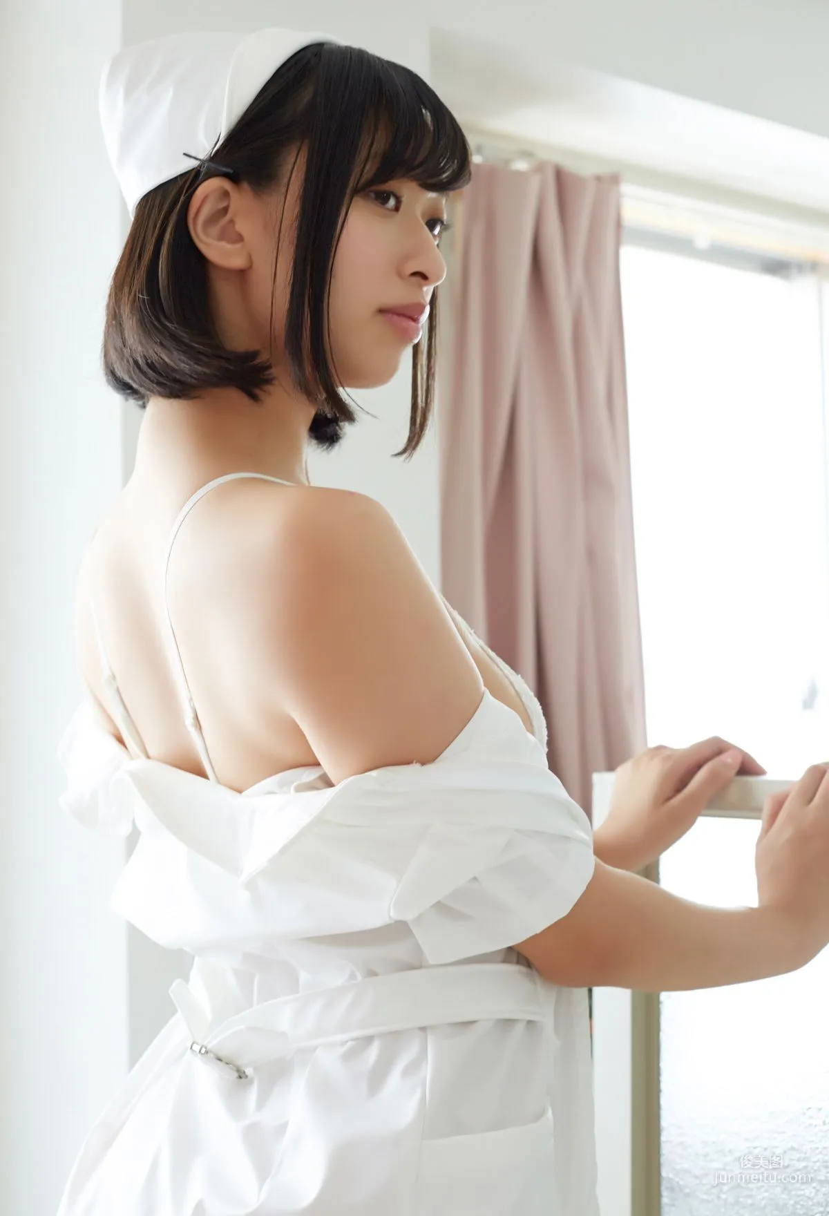 Yuka Kuramochi With Handwritten Signed Comment, Nurse With Too High Butt Pressure Photo Set photo 39