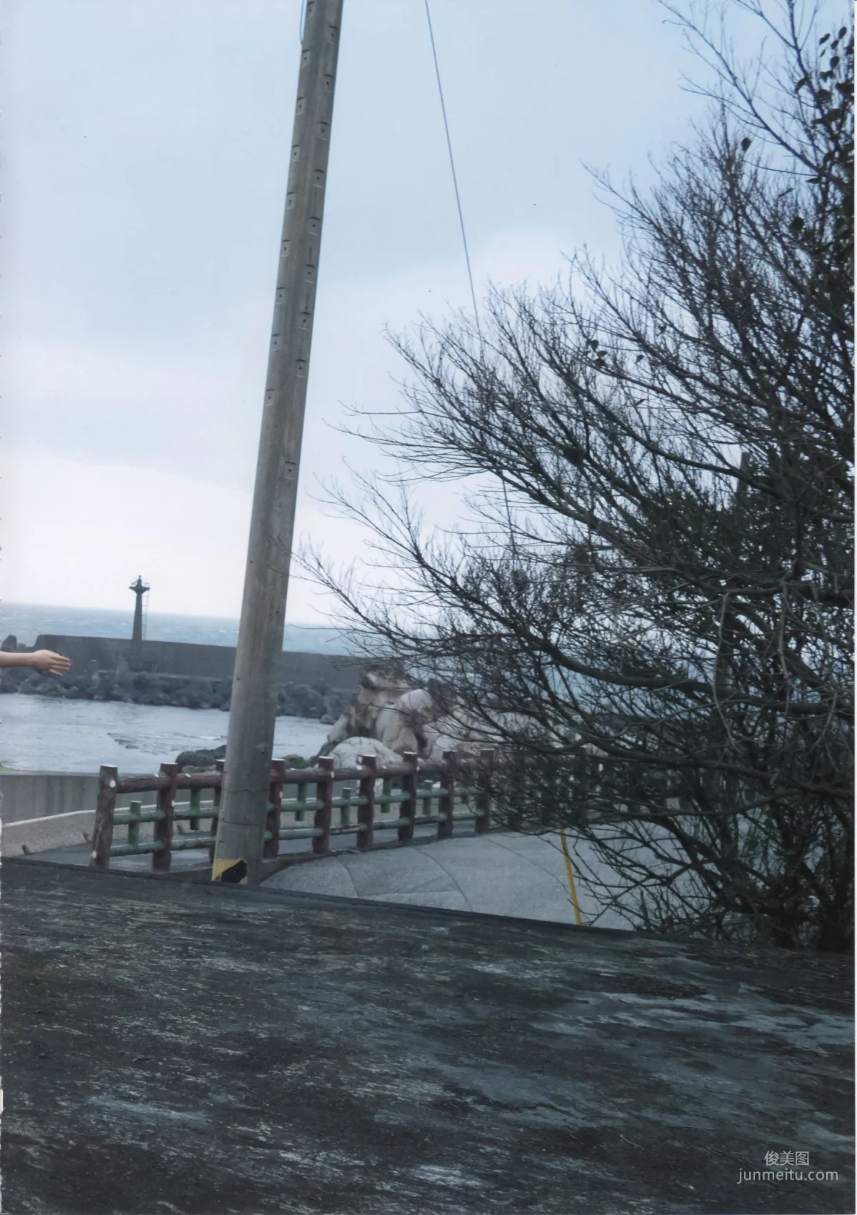 高橋朱里 《曖昧な自分》 写真集5