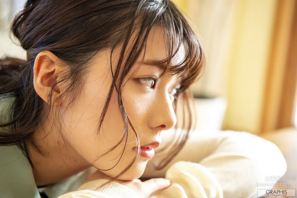 Hinata Koizumi [Graphis] First Gravure Photo Set photo 5