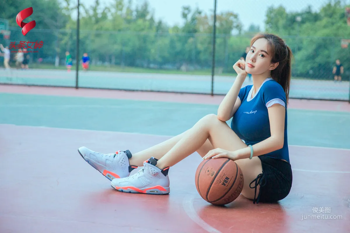 Yi Yang: TouTiao Goddess photo 6