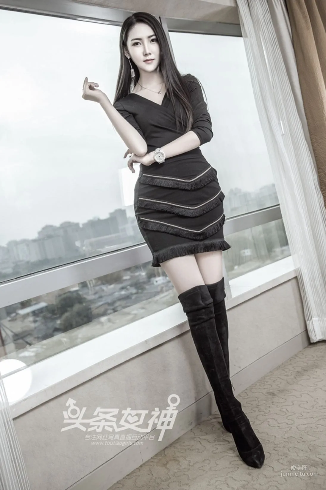 Jiaojiao Xiaopengyou 《My Long Legs!》 [TouTiao Goddess] Photo Set photo 28