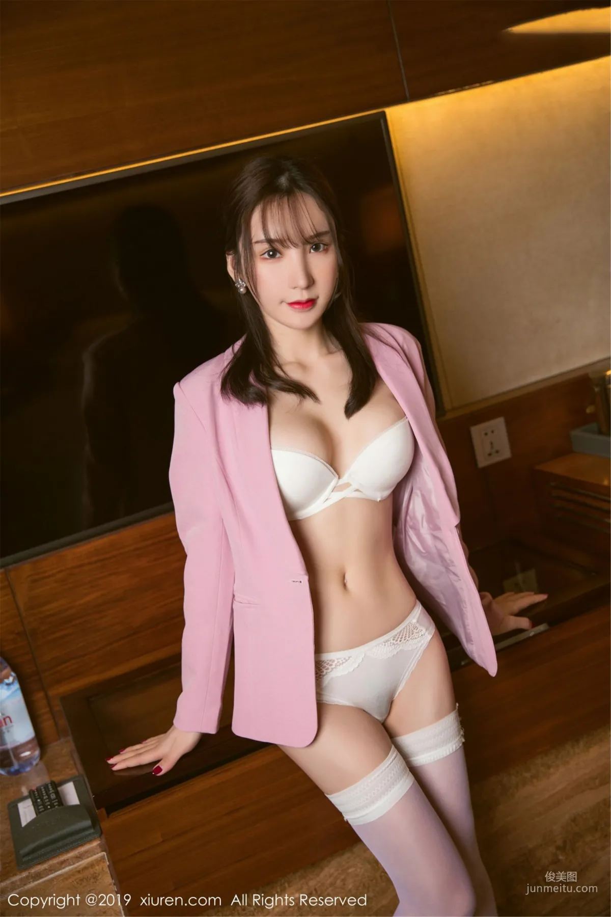 Zhou Yuxi Sandy Sexy Pink OL Outfit + White Stockings [XiuRen] No.1391 Photo Set photo 35