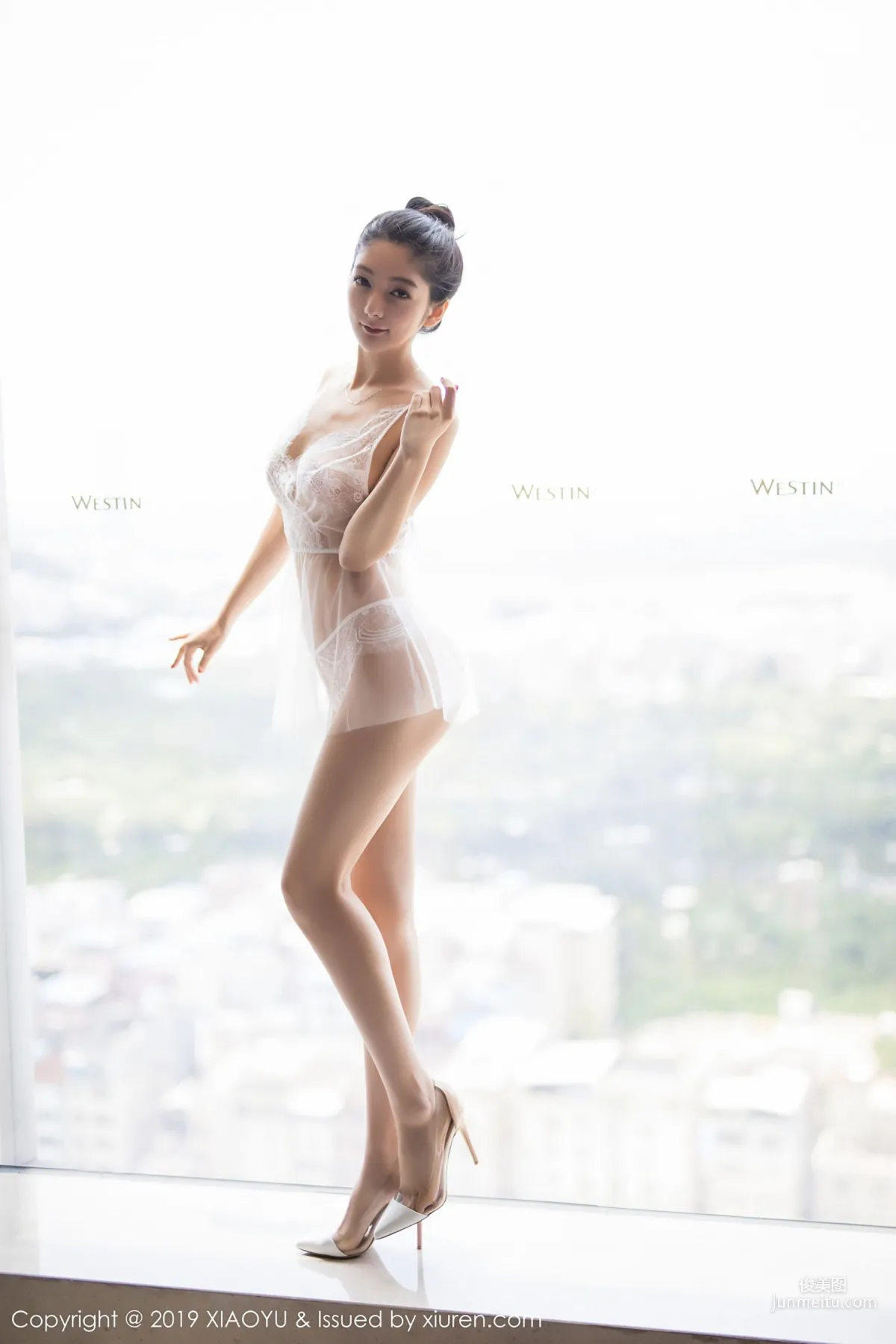 Angela Likes Cats The Charming Tenderness of Qipao and Black Stockings [XIAOYU] Vol.034 Photo Set photo 12