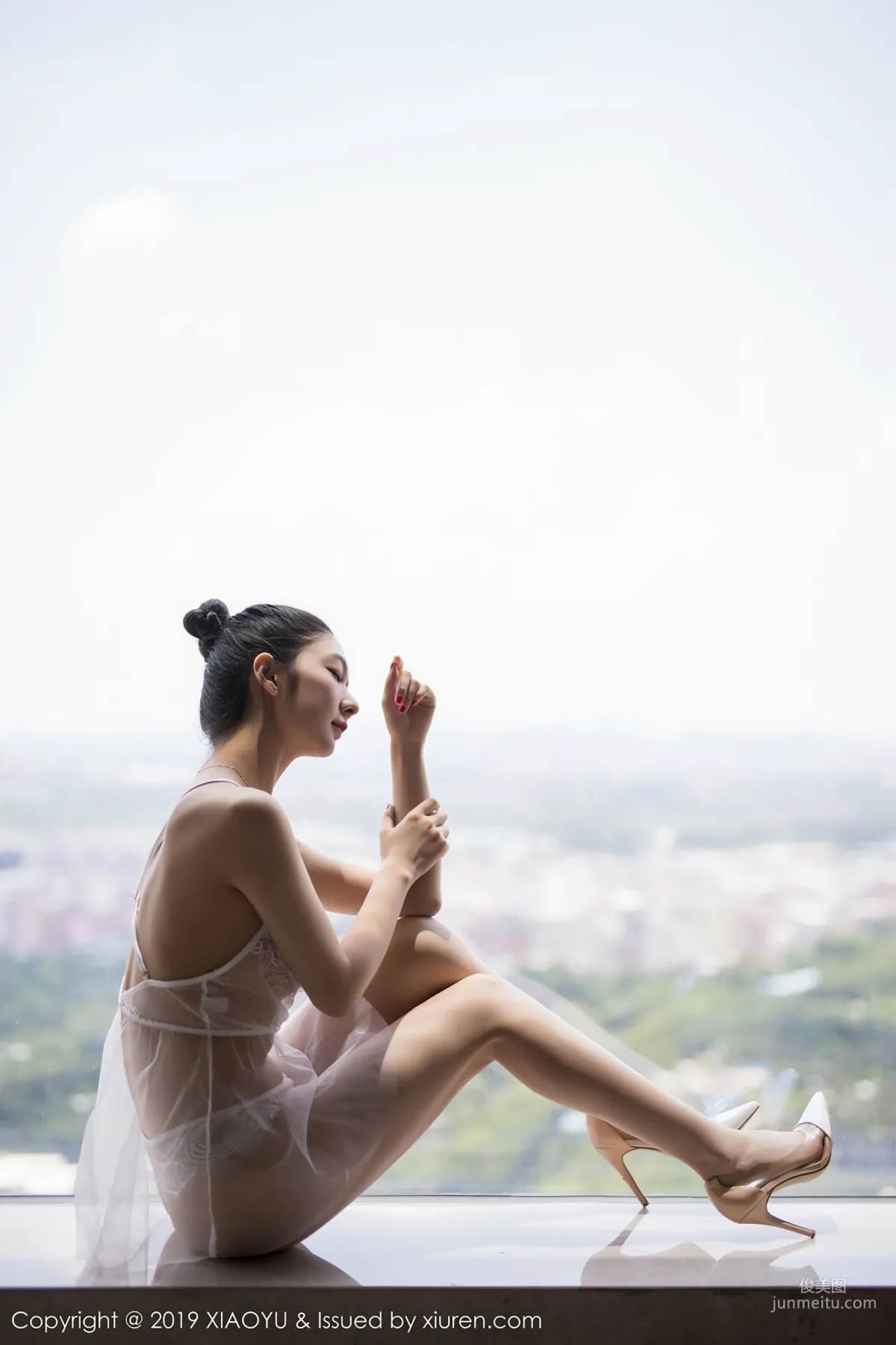 Angela Likes Cats The Charming Tenderness of Qipao and Black Stockings [XIAOYU] Vol.034 Photo Set photo 3