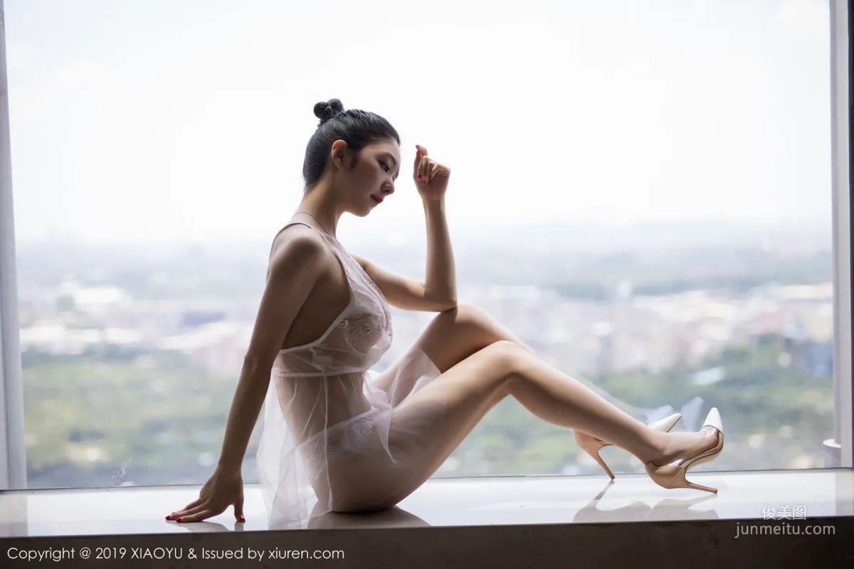 Angela Likes Cats The Charming Tenderness of Qipao and Black Stockings [XIAOYU] Vol.034 Photo Set photo 4