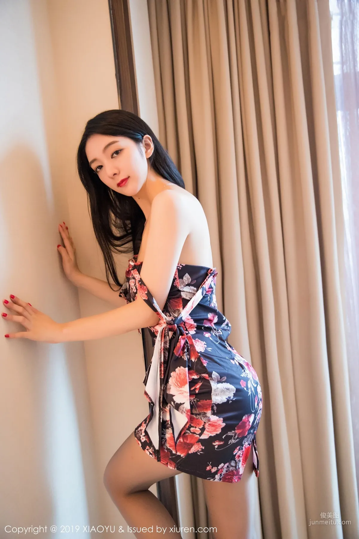 Angela Likes Cats The Charming Tenderness of Qipao and Black Stockings [XIAOYU] Vol.034 Photo Set photo 40