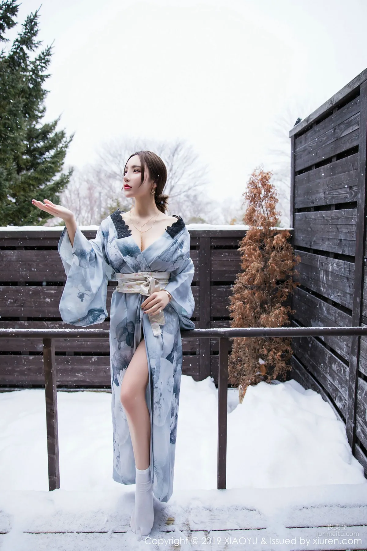Zhou Yuxi Sandy, A Beauty in the Snow [XIAOYU] Vol.007 Photo Set photo 1