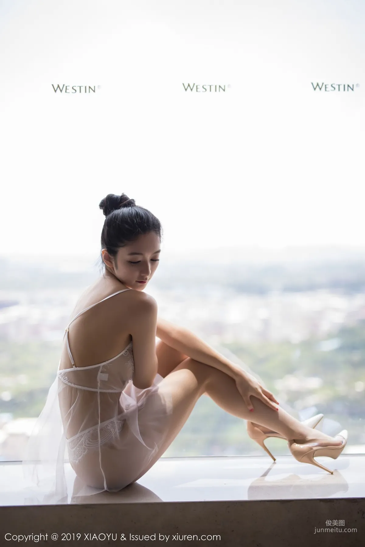 Angela Likes Cats The Charming Tenderness of Qipao and Black Stockings [XIAOYU] Vol.034 Photo Set photo 31