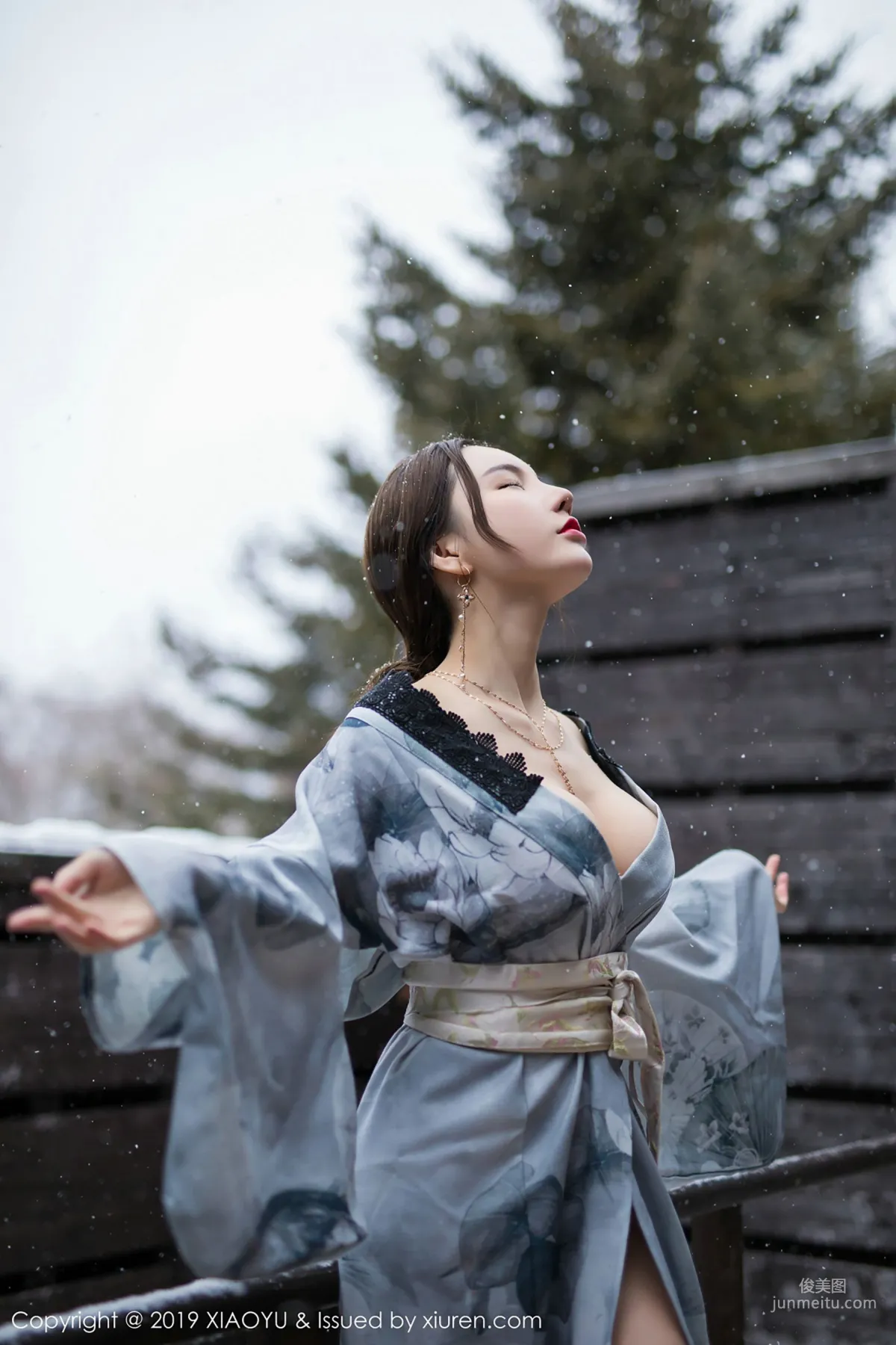 Zhou Yuxi Sandy, A Beauty in the Snow [XIAOYU] Vol.007 Photo Set photo 47