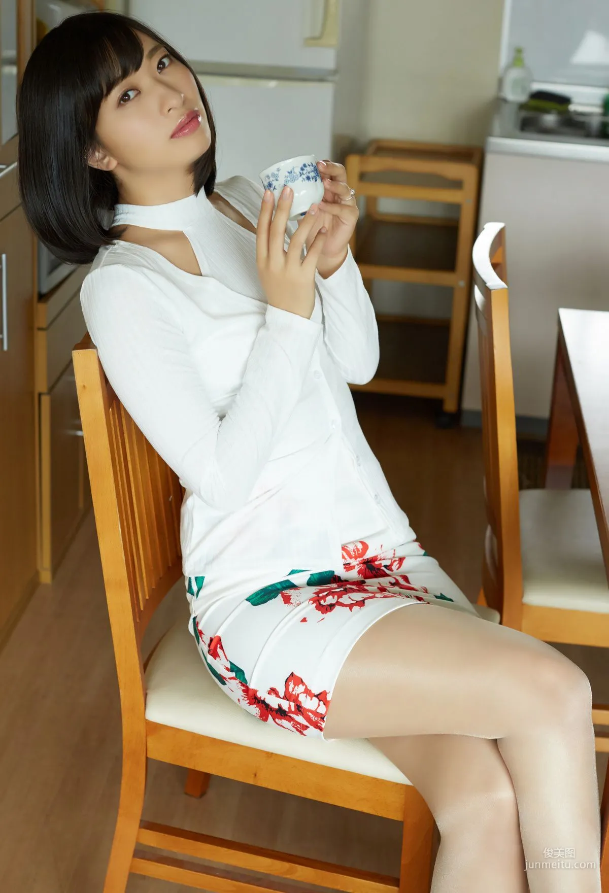 倉持由香《晝下がりの尻職人》寫真集 11