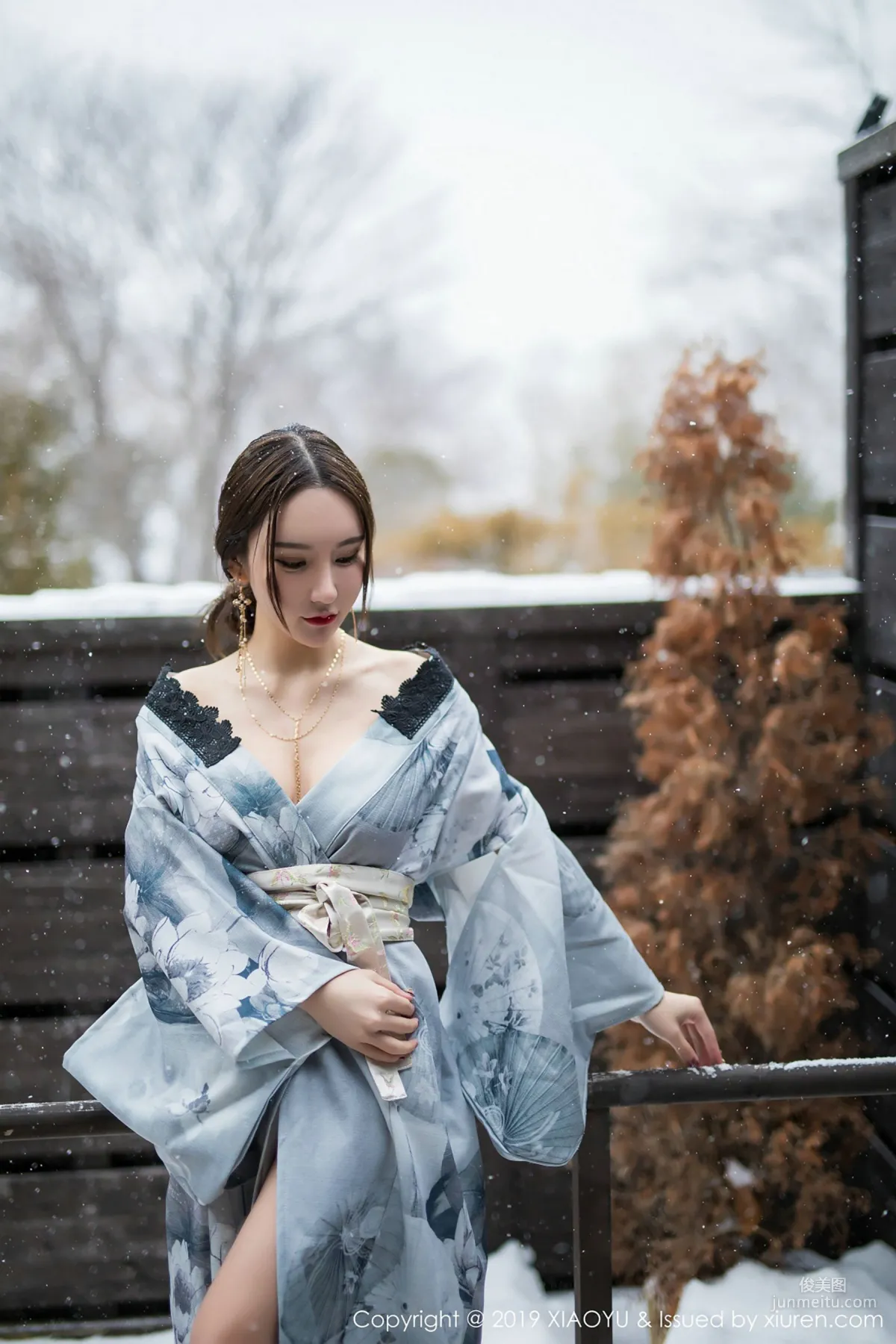 Zhou Yuxi Sandy, A Beauty in the Snow [XIAOYU] Vol.007 Photo Set photo 32