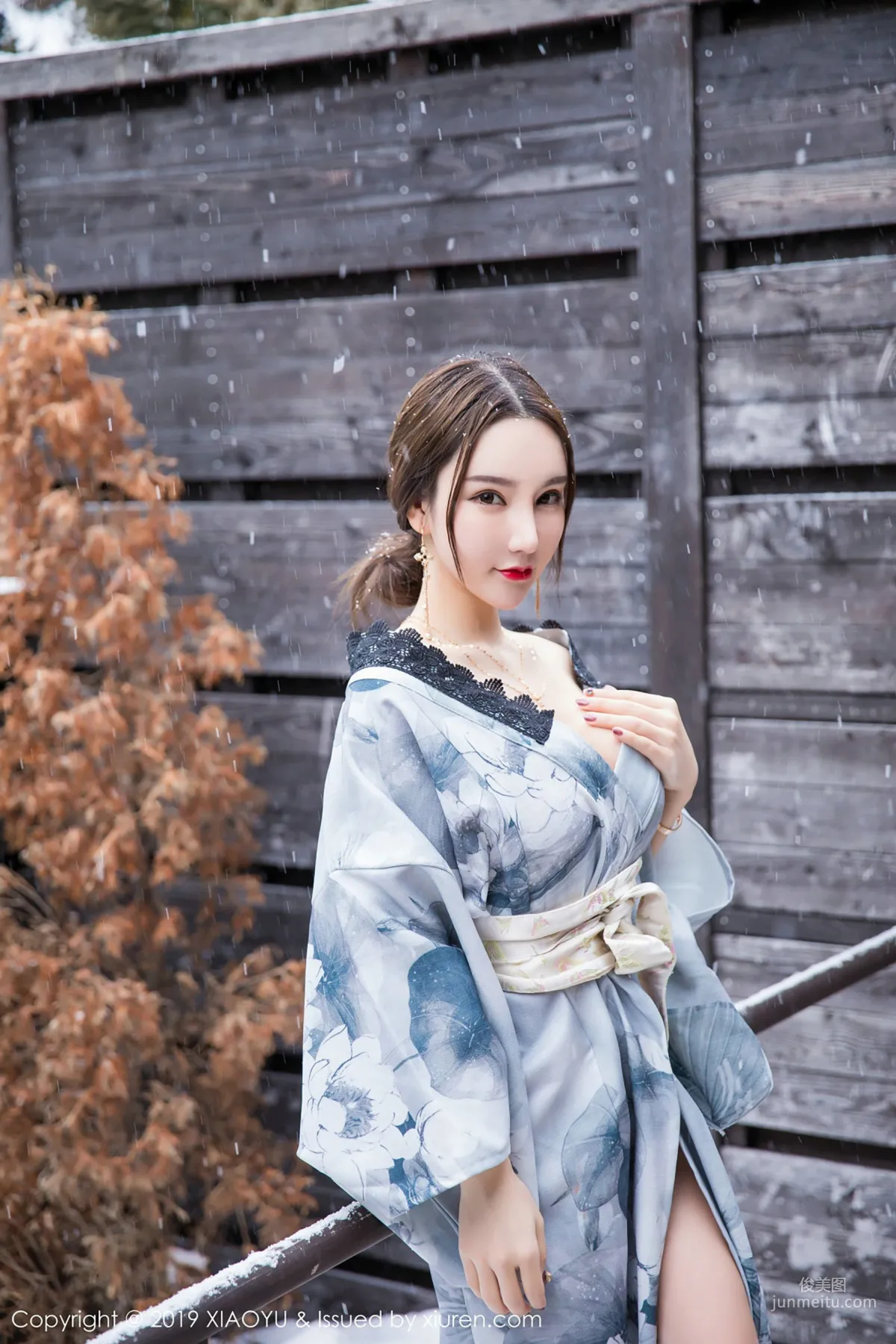 Zhou Yuxi Sandy, A Beauty in the Snow [XIAOYU] Vol.007 Photo Set photo 23