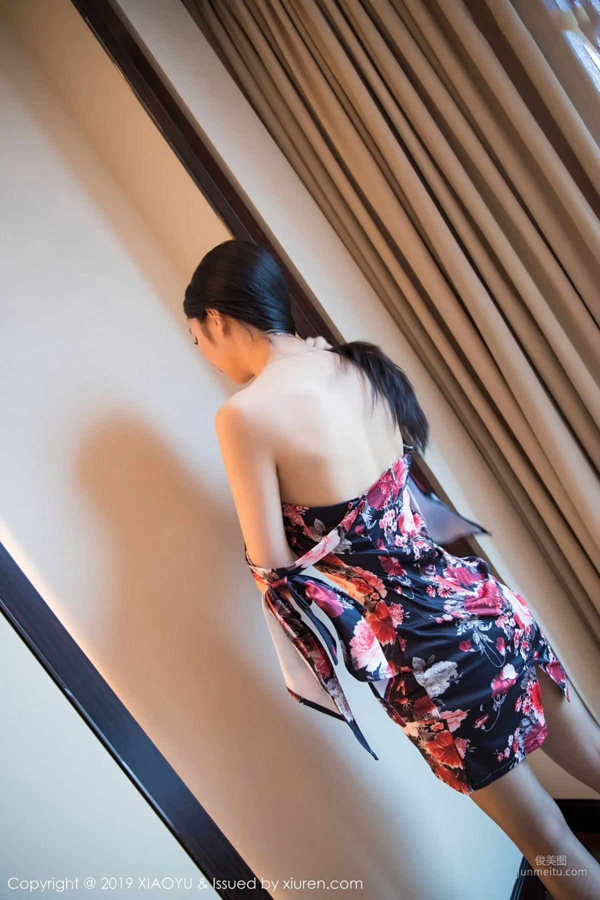 Angela Likes Cats The Charming Tenderness of Qipao and Black Stockings [XIAOYU] Vol.034 Photo Set photo 39