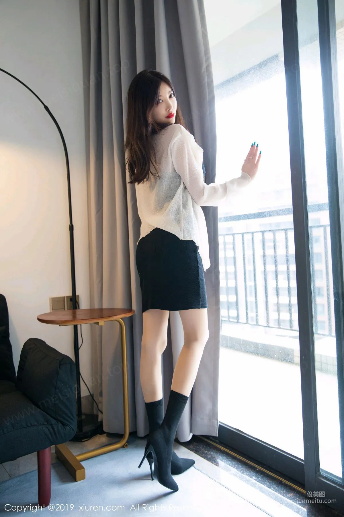 Yang Chenchen sugar《Stockings and Legs Series》 [XiuRen] No.1397 Photo Set photo 24