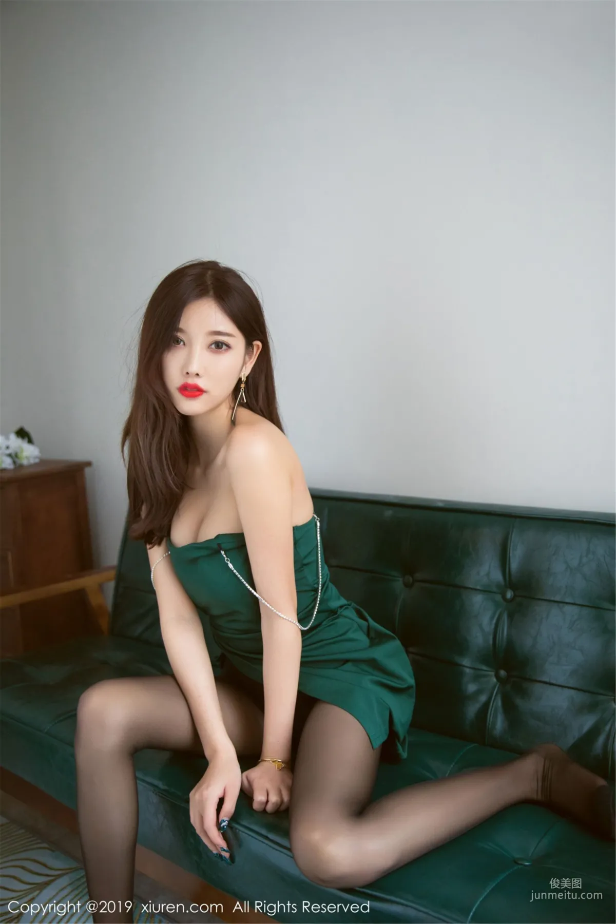 Yang Chenchen sugar 'Sexy Black Stockings and Beautiful Legs' [XiuRen] No.1425 Photo Set photo 59