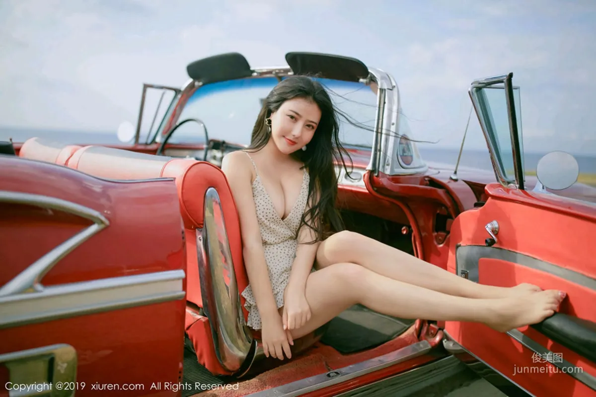 Manuela, Incomparable Curves in a Vintage Car Outdoor Shoot [XiuRen] No.1463 Photo Set photo 39