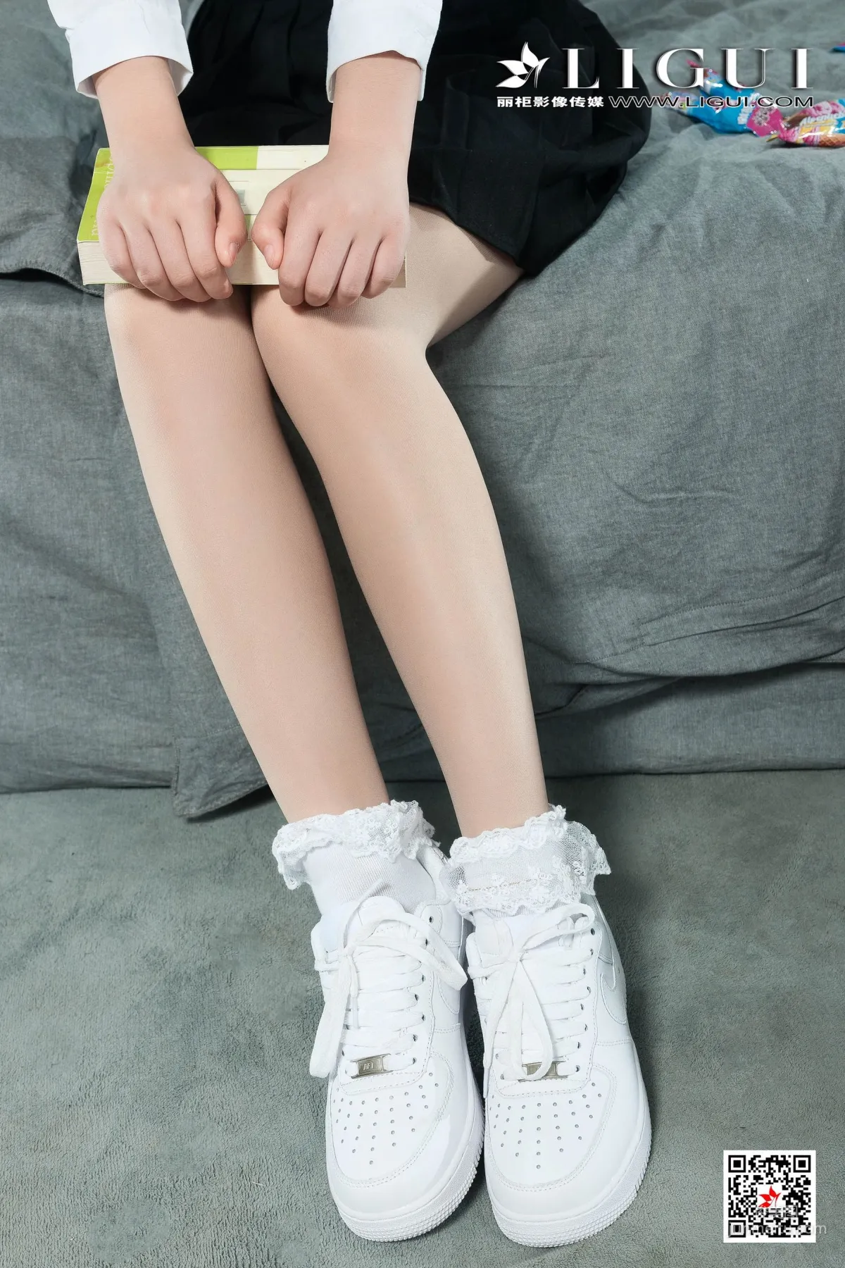 腿模Angelina《制服美腿丝足》 [丽柜Ligui] 写真集8