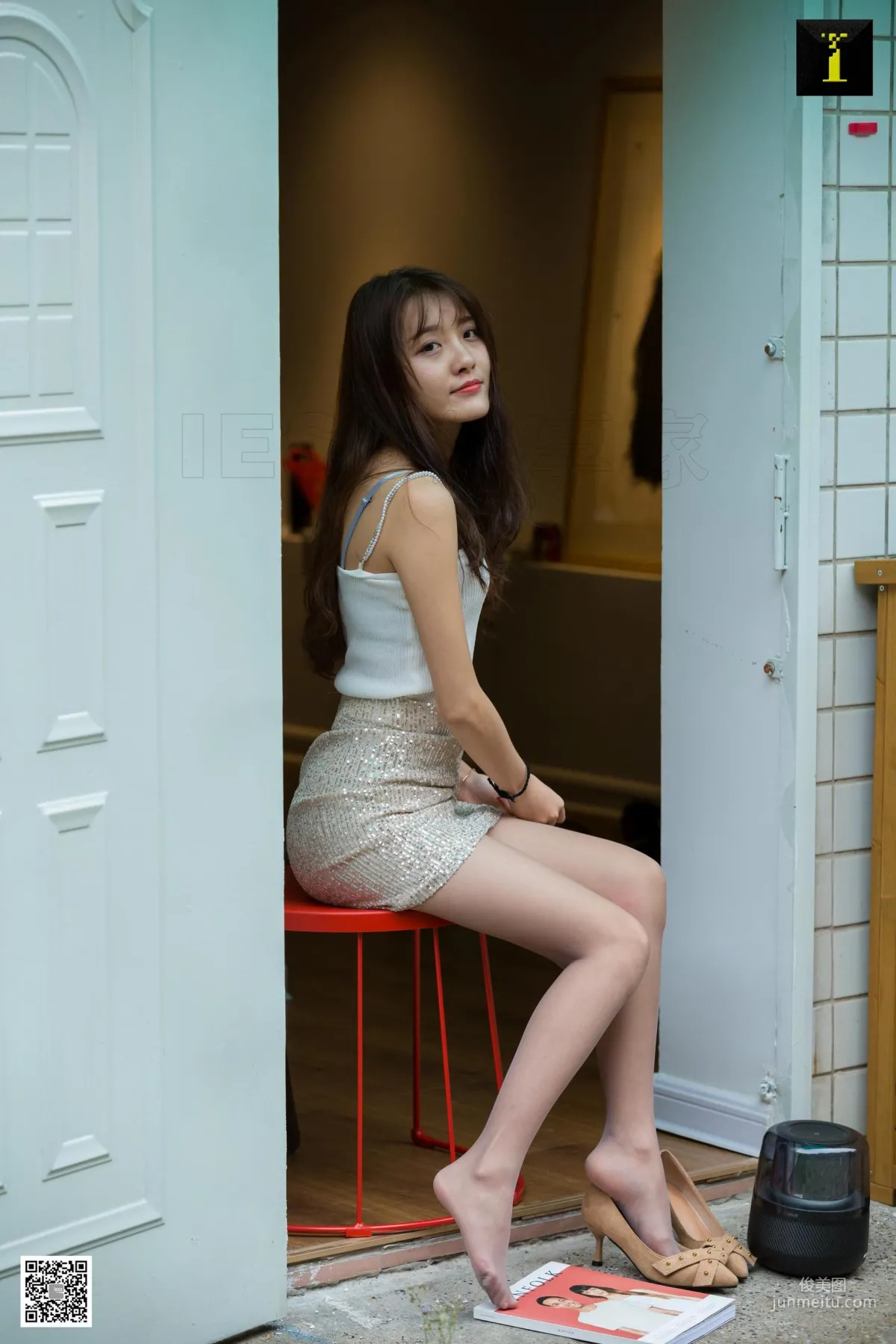 腿模婉萍 《家门口的婉萍》 [异思趣向IESS] 写真集2