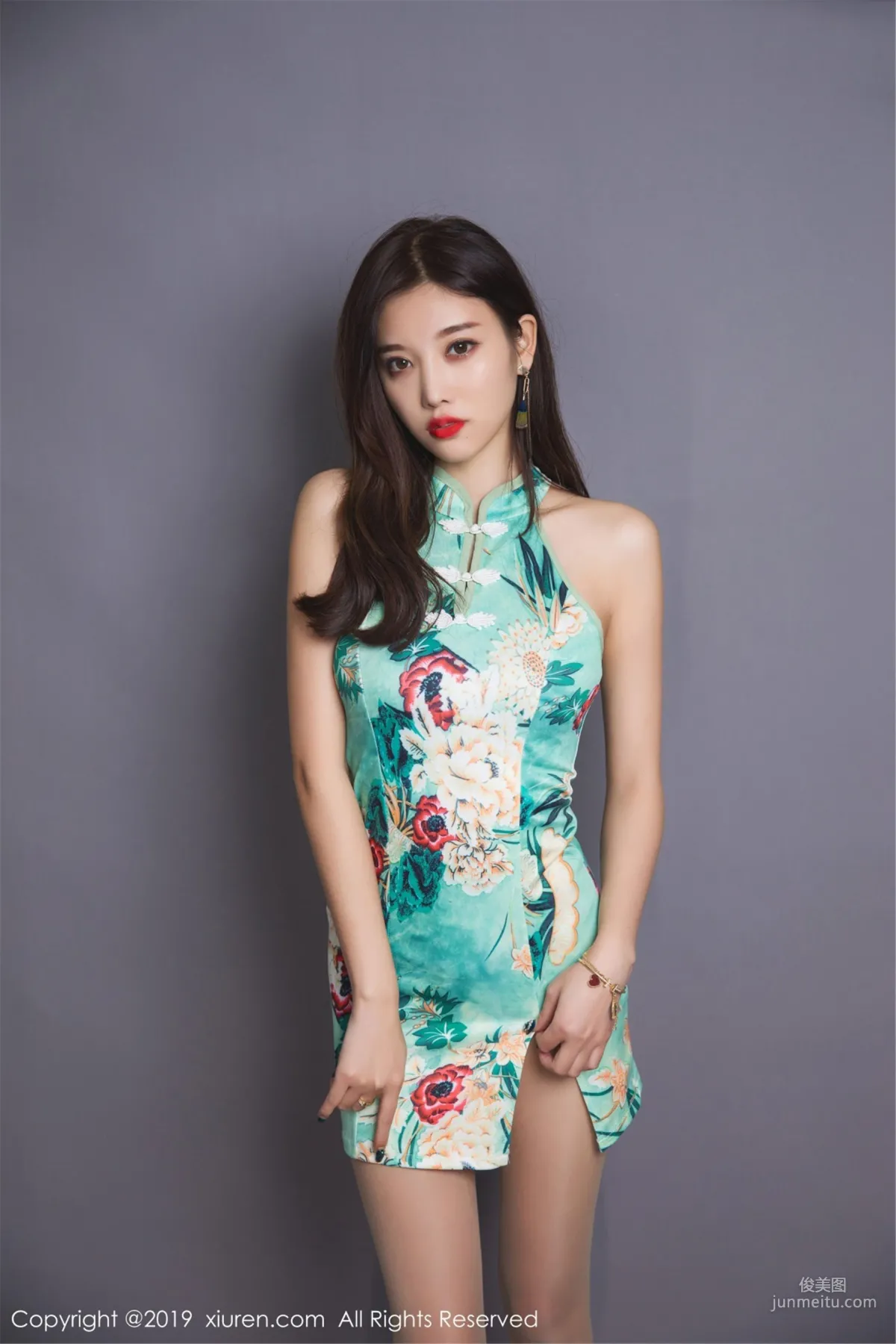 Yang Chenchen sugar, Charming Qipao Stockings and Beautiful Legs, [XiuRen] No.1436 Photo Set photo 49