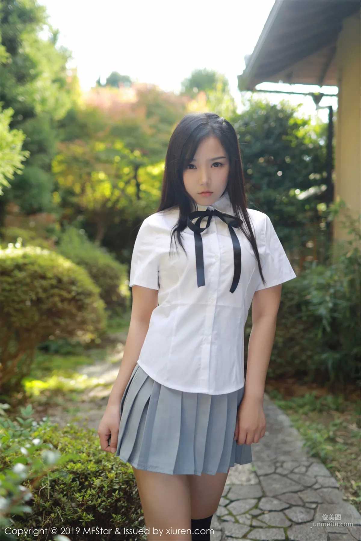 徐微微mia《阳光下的清纯校花》 [模范学院MFStar] Vol.193 写真集2