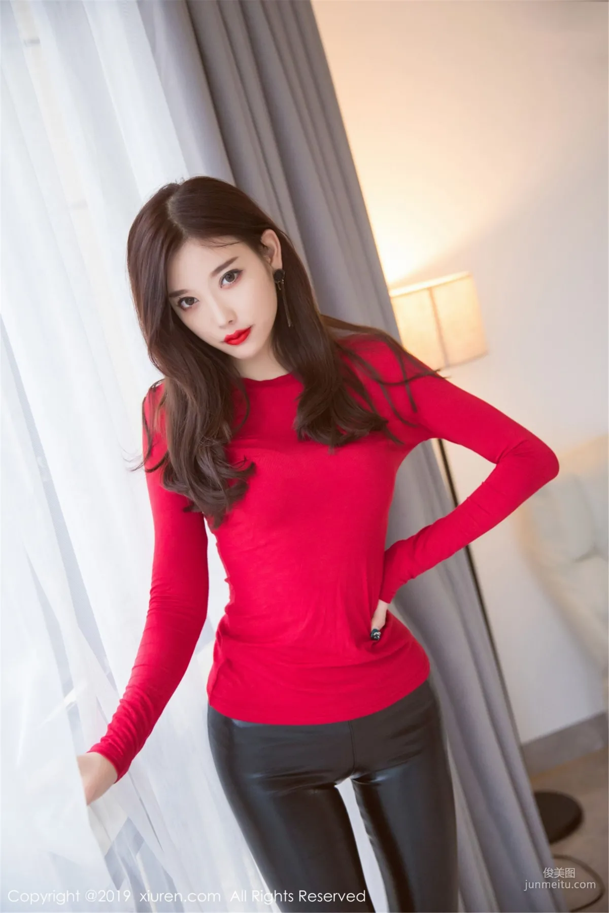 Yang Chenchen sugar 'Irresistible Leather Pants Seduction' [XiuRen] No.1411 Photo Set photo 27