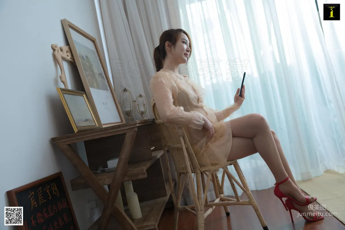 Model Yun Zhi, Yun Zhi's Single-Strap Red Shoes [IESS] Photo Set photo 94