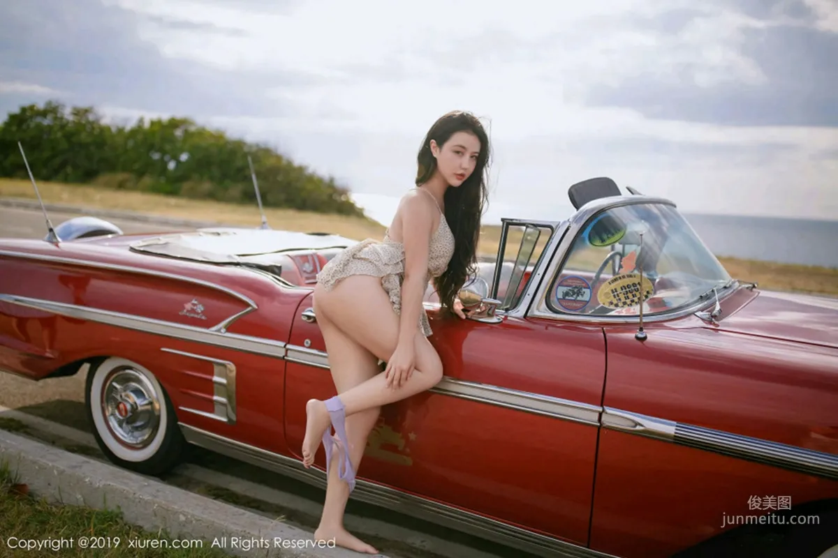 Manuela, Incomparable Curves in a Vintage Car Outdoor Shoot [XiuRen] No.1463 Photo Set photo 21