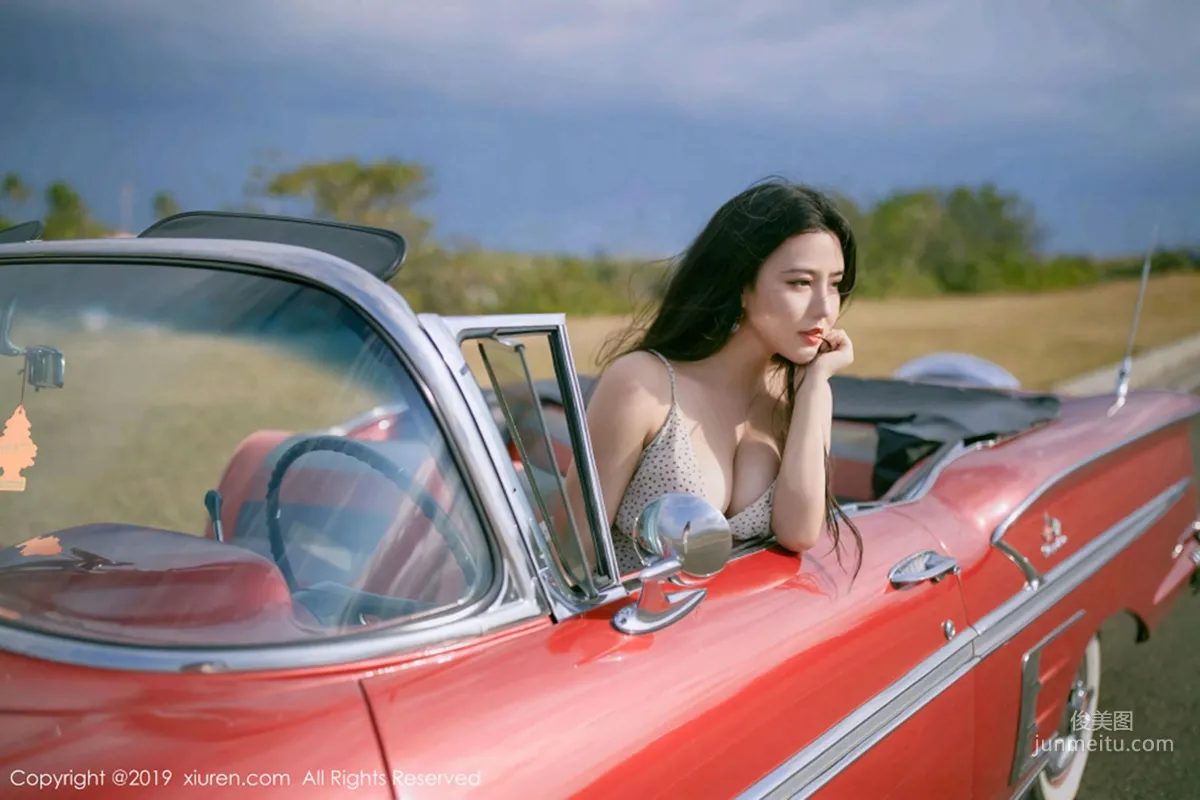 Manuela, Incomparable Curves in a Vintage Car Outdoor Shoot [XiuRen] No.1463 Photo Set photo 33
