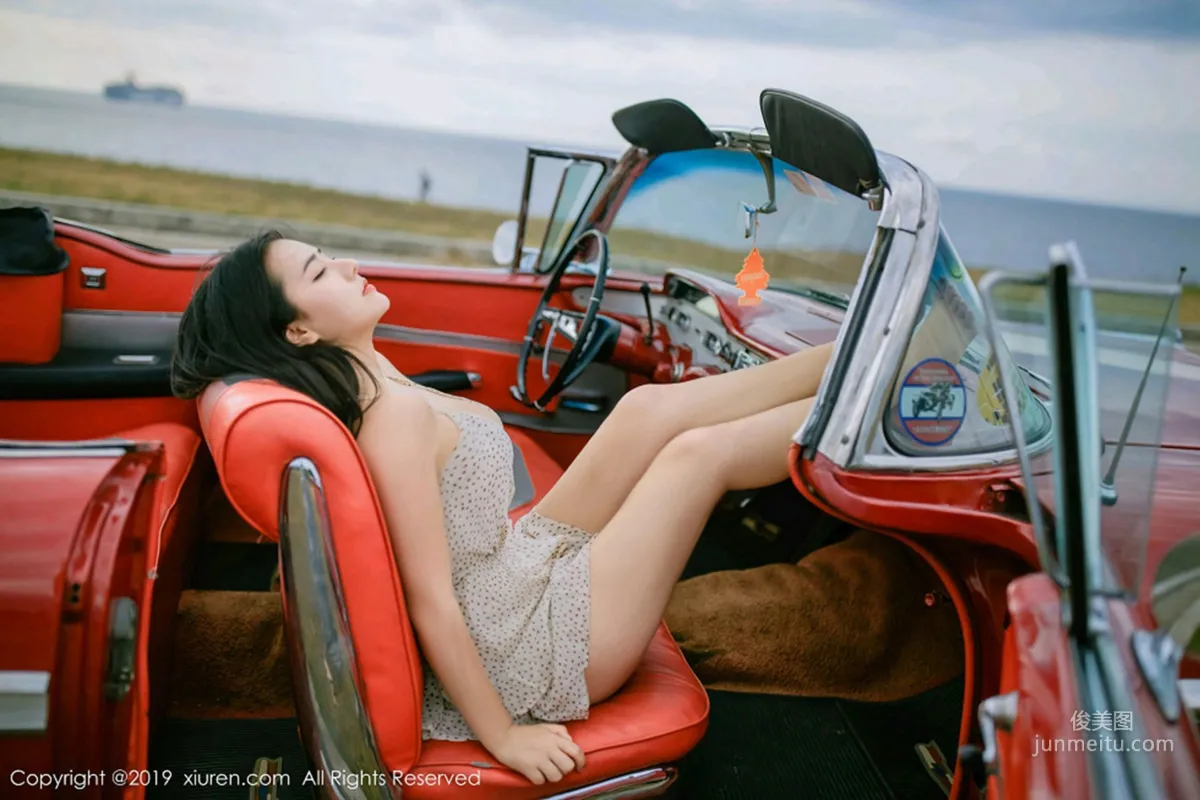 Manuela, Incomparable Curves in a Vintage Car Outdoor Shoot [XiuRen] No.1463 Photo Set photo 13