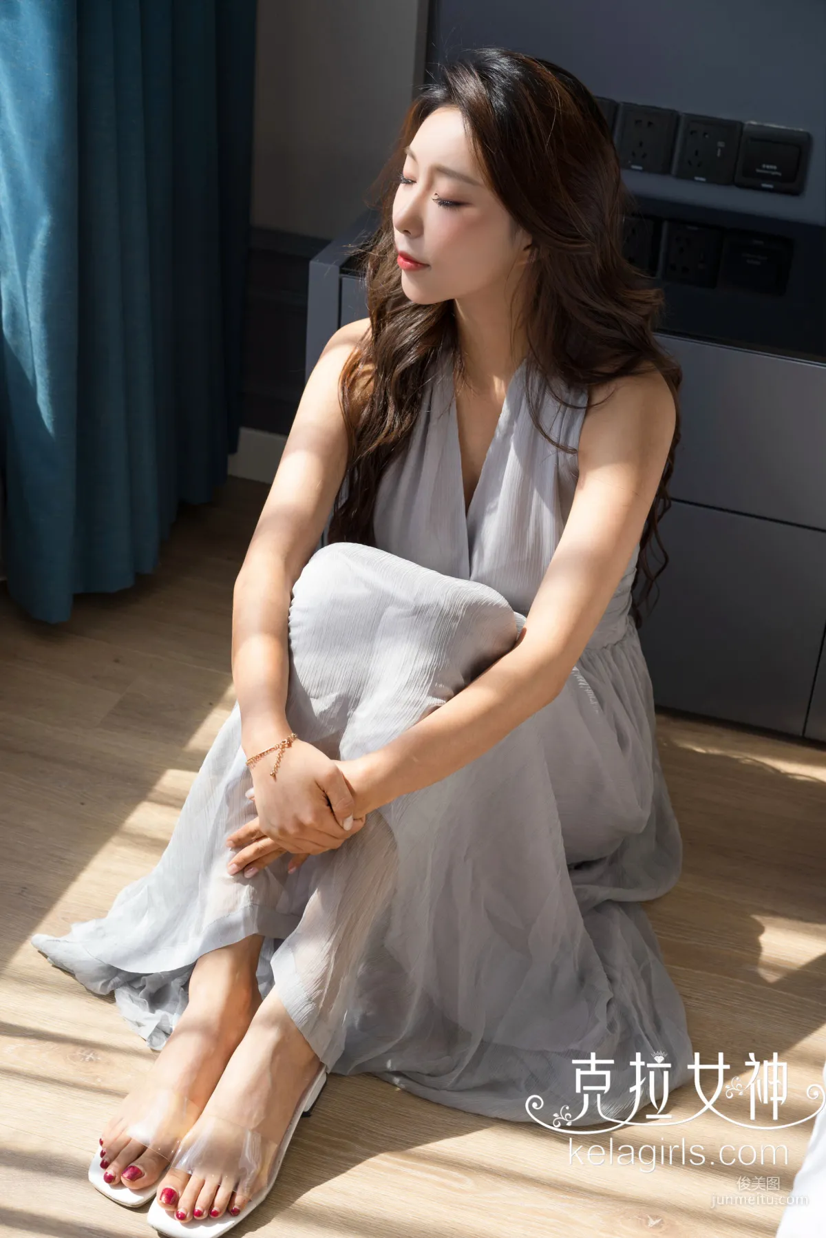 子吟《日暖绣莲足》 [克拉女神Kelagirls] 写真集23