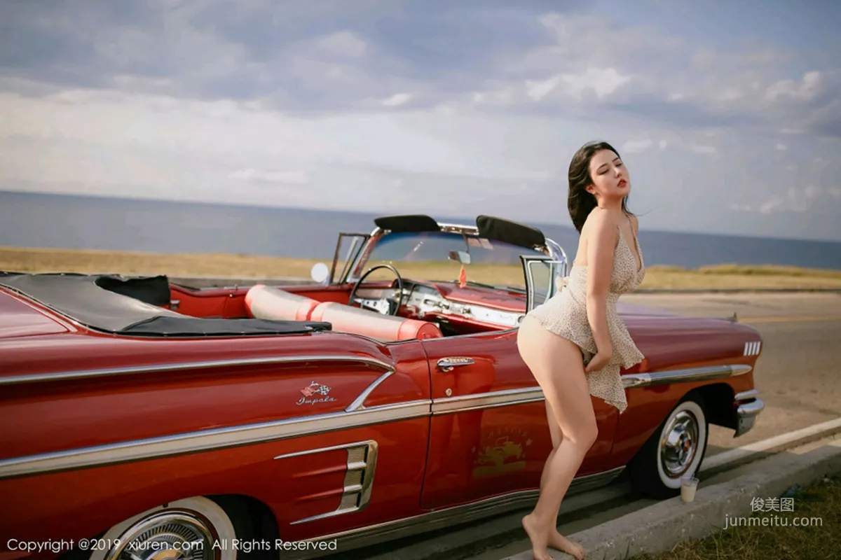 Manuela, Incomparable Curves in a Vintage Car Outdoor Shoot [XiuRen] No.1463 Photo Set photo 23