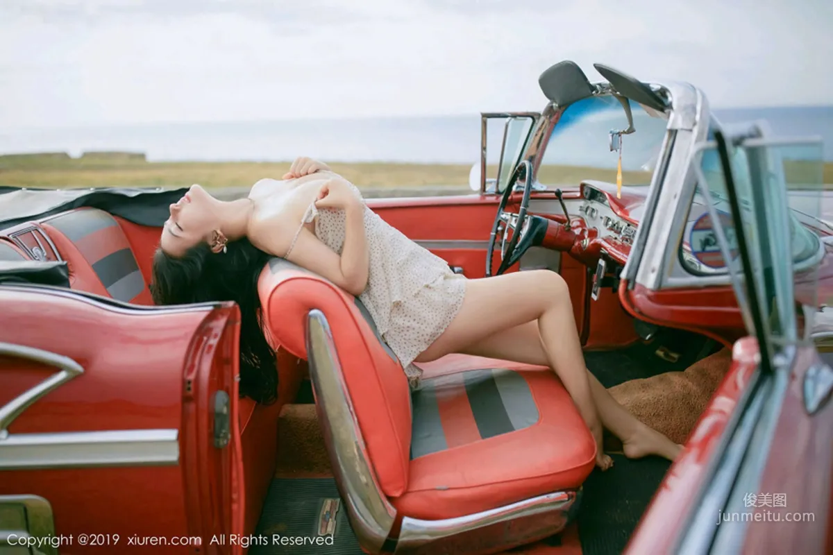 Manuela, Incomparable Curves in a Vintage Car Outdoor Shoot [XiuRen] No.1463 Photo Set photo 40