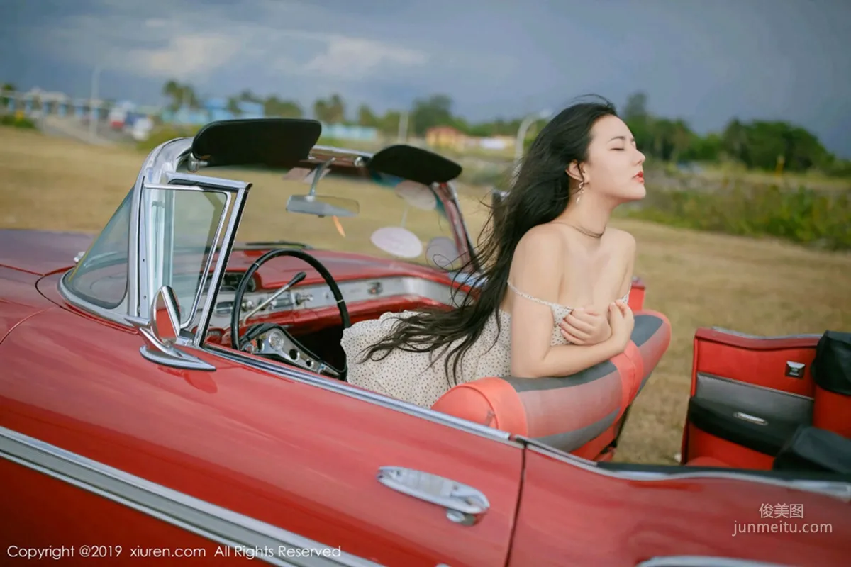 Manuela, Incomparable Curves in a Vintage Car Outdoor Shoot [XiuRen] No.1463 Photo Set photo 41
