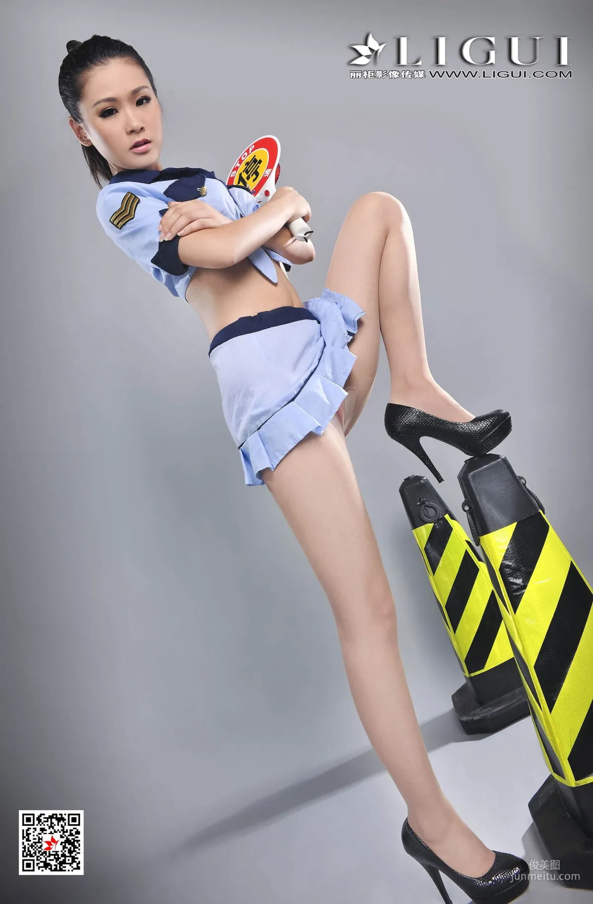 腿模淩淩《制服絲襪美腿》 [麗櫃Ligui] 寫真集 2
