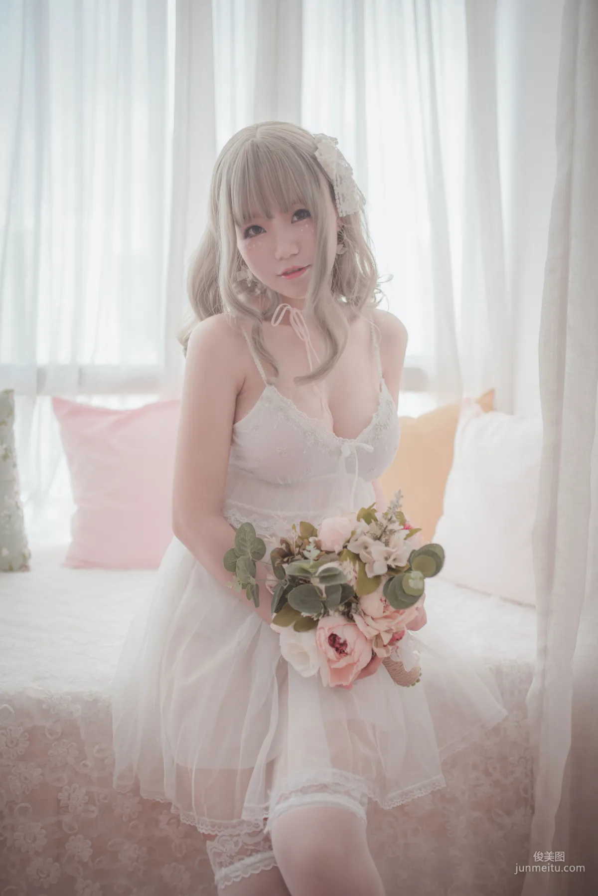 Yoko宅夏《白色絲質連衣裙》 [蘿莉COS] 寫真集 5