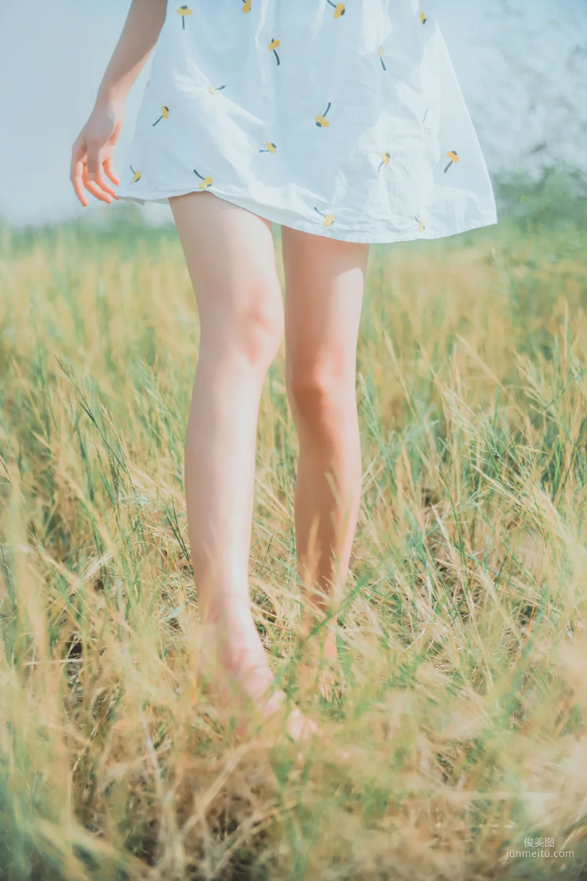 桜桃喵《田野》》 [蘿莉COS] 寫真集 28