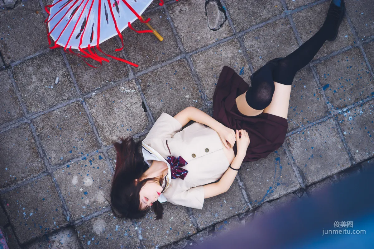 瘋貓ss《絲襪狂想曲(傘)》 [蘿莉COS] 寫真集 37