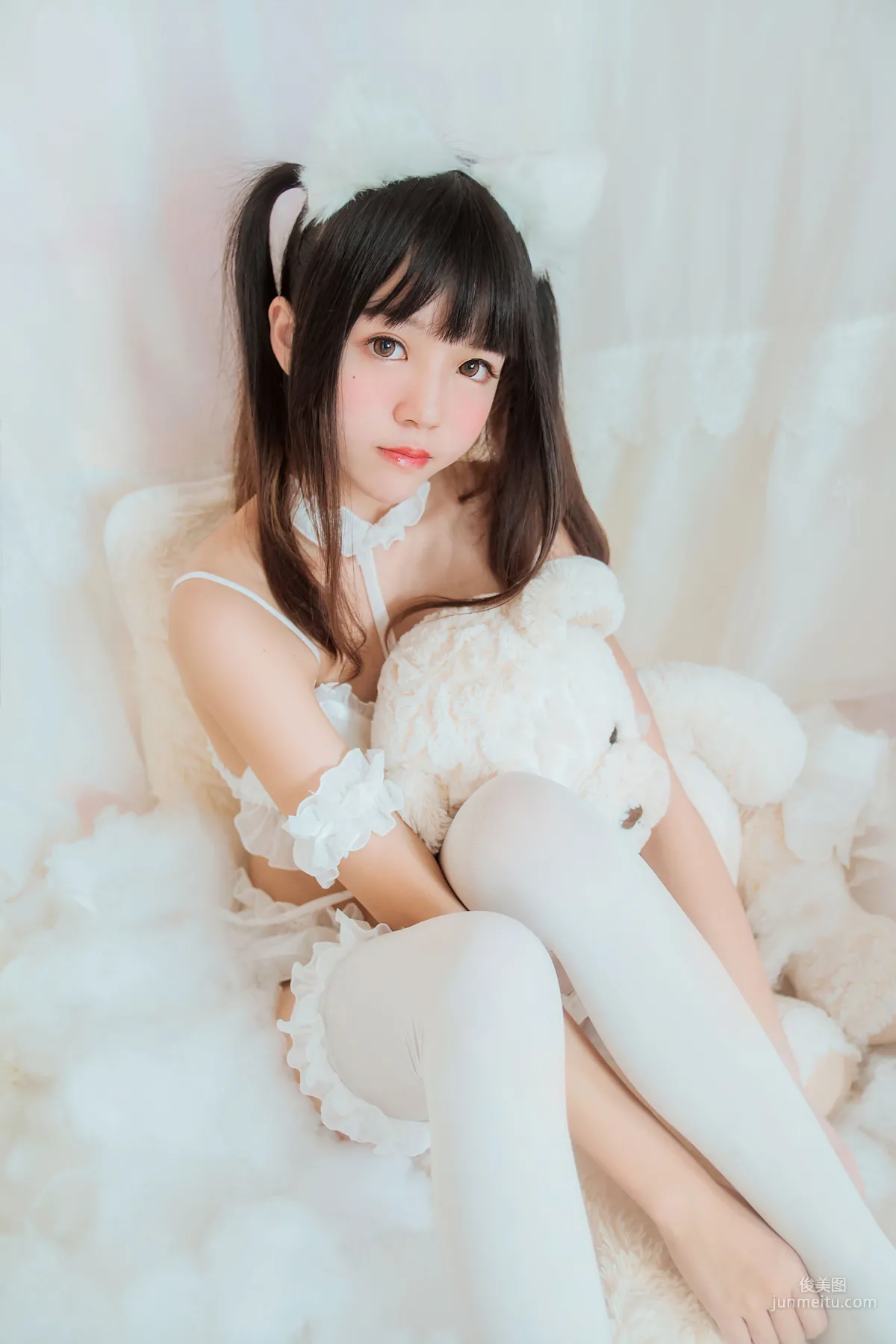 桜桃喵《白猫》 [萝莉COS] 写真集18