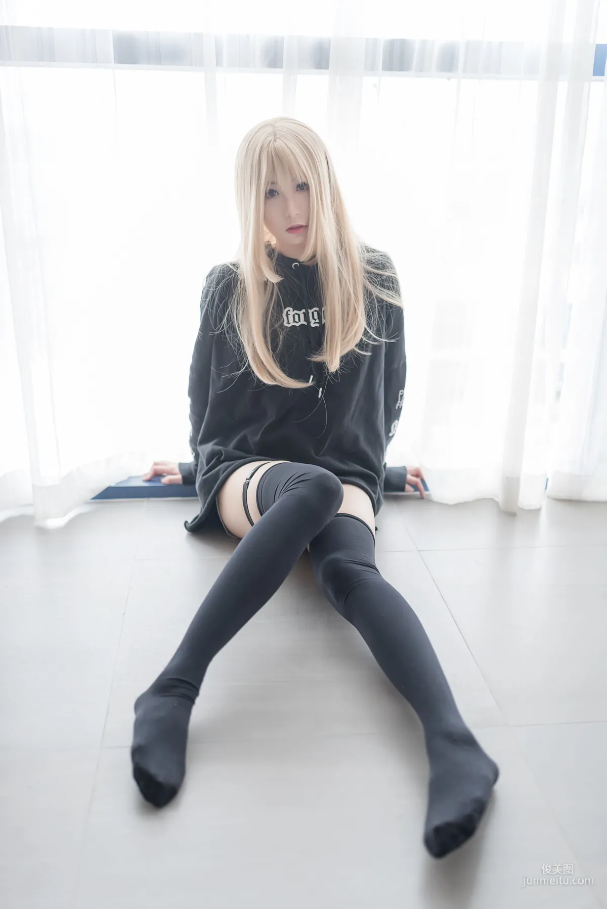 [Fengzhi Lingyu] NO.017 Blonde Beauty Black Temptation Photo Set photo 27