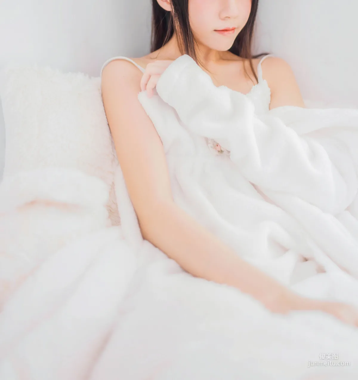 疯猫ss《喵喵睡衣》 [萝莉COS] 写真集21