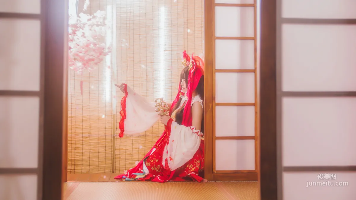 桜桃喵《靈夢 新年快樂》 [蘿莉COS] 寫真集 20