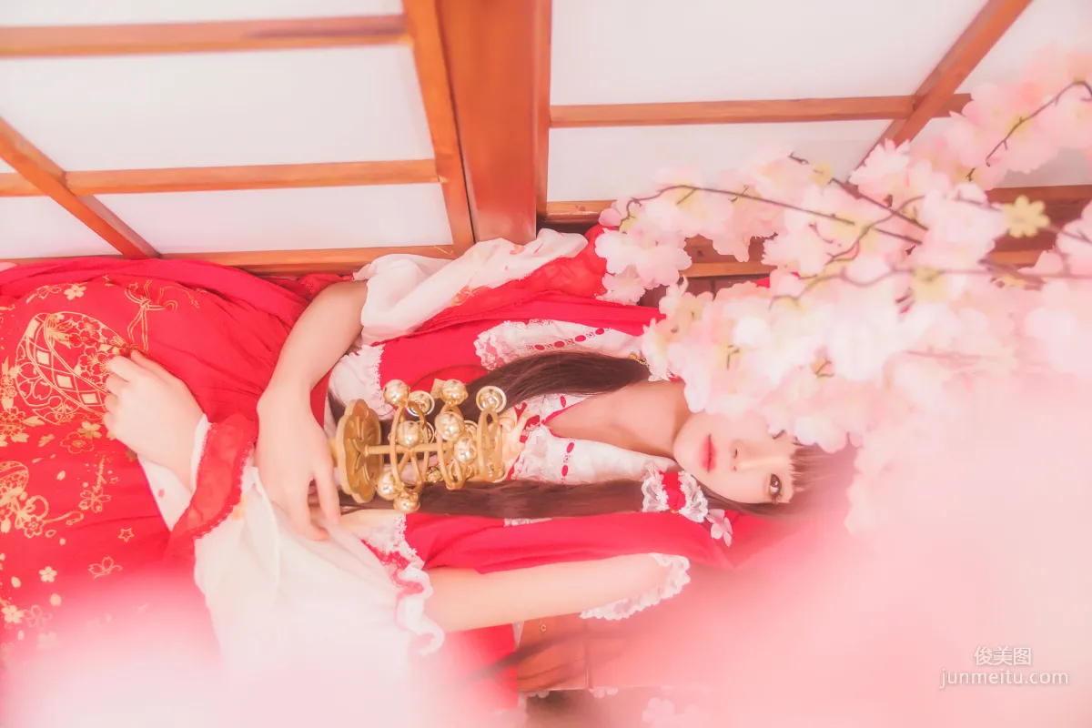 桜桃喵《靈夢 新年快樂》 [蘿莉COS] 寫真集 45