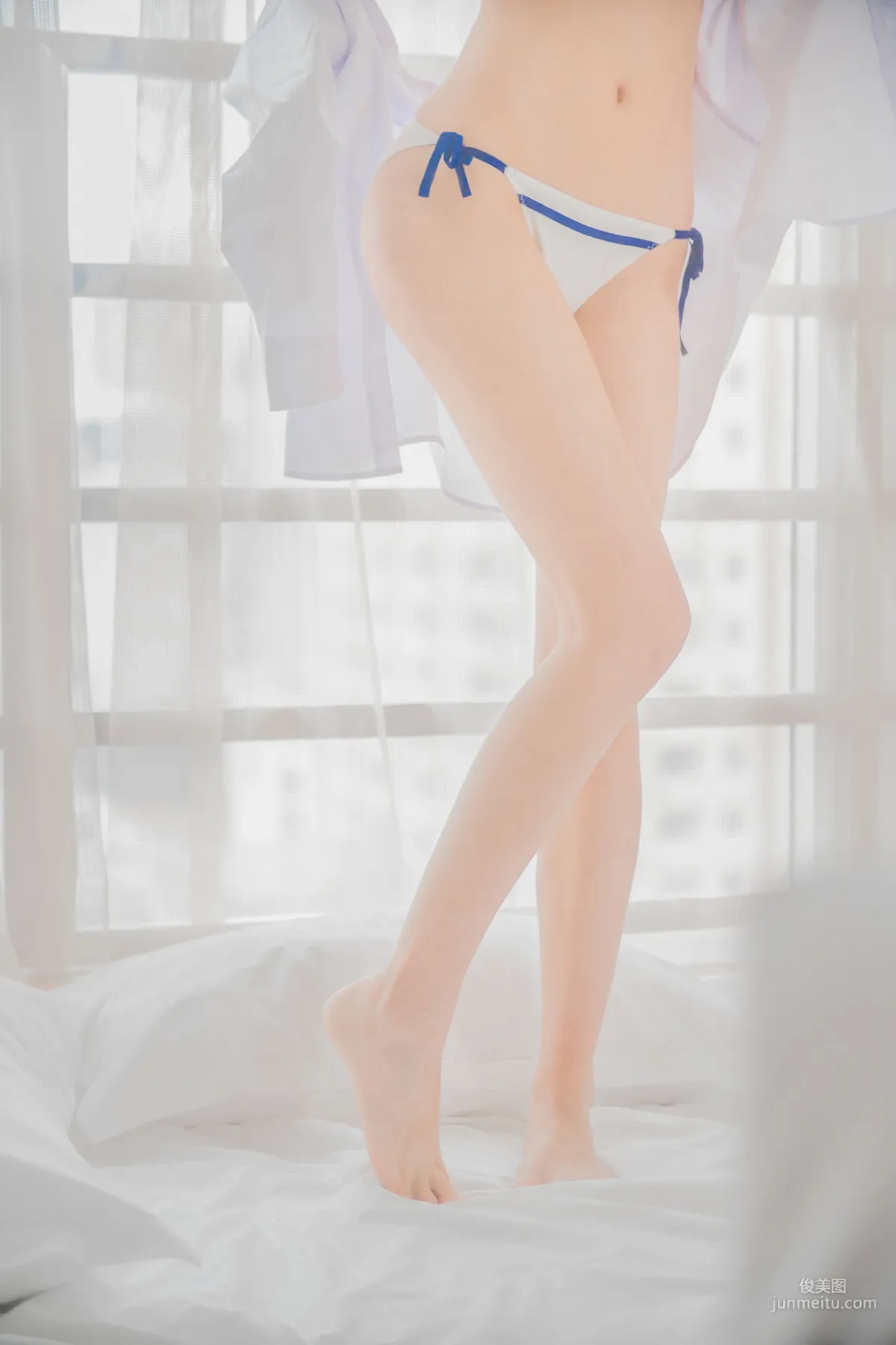 桜桃喵 《白衬衫双马尾》 [萝莉COS] 写真集9