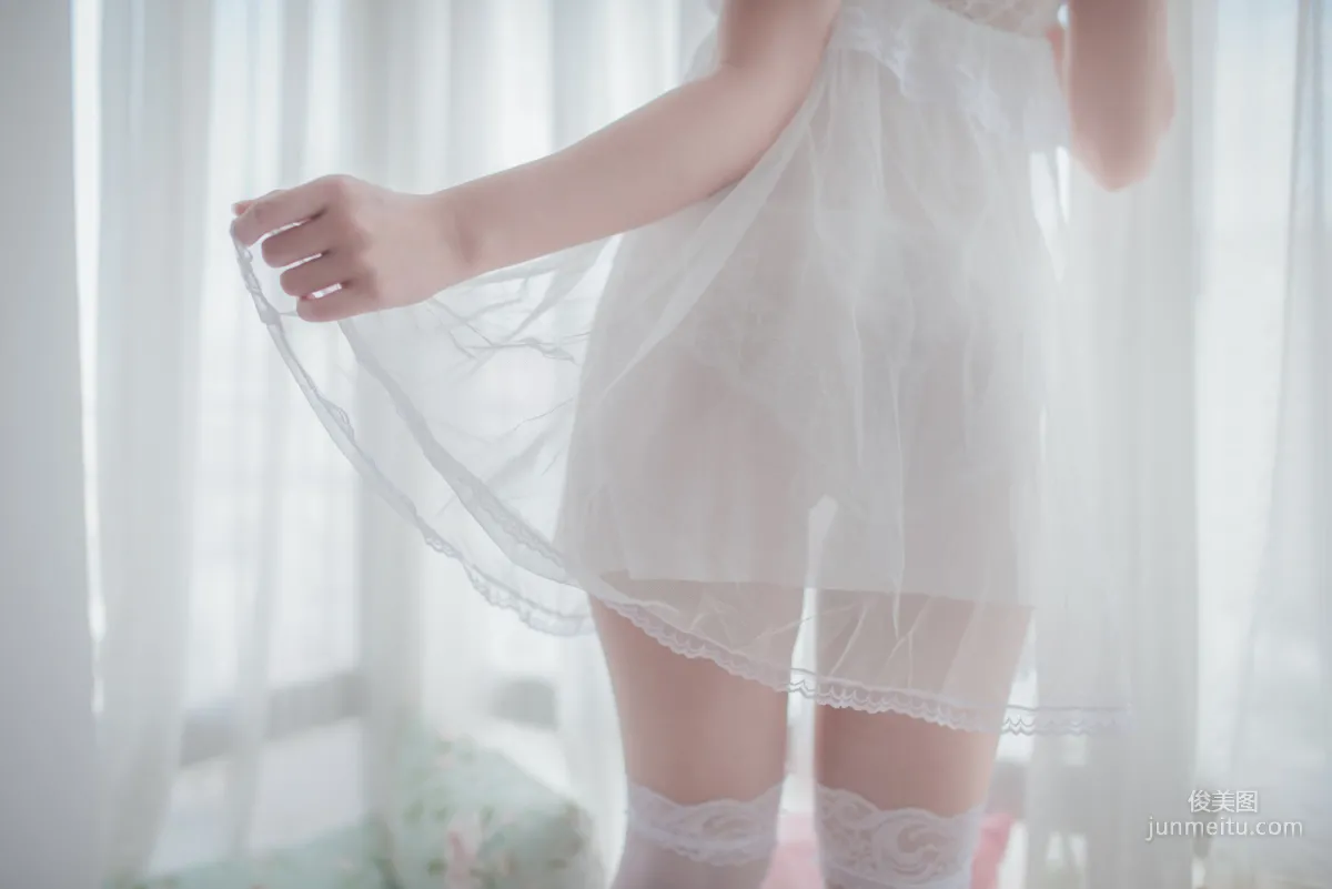 Yoko宅夏《白色絲質連衣裙》 [蘿莉COS] 寫真集 15