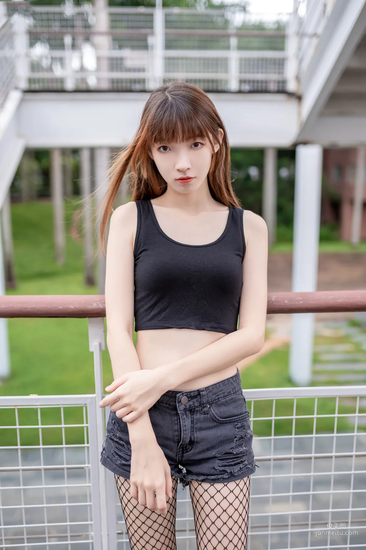 [风之领域] NO.094 超短牛仔短裤黑网袜 写真集50