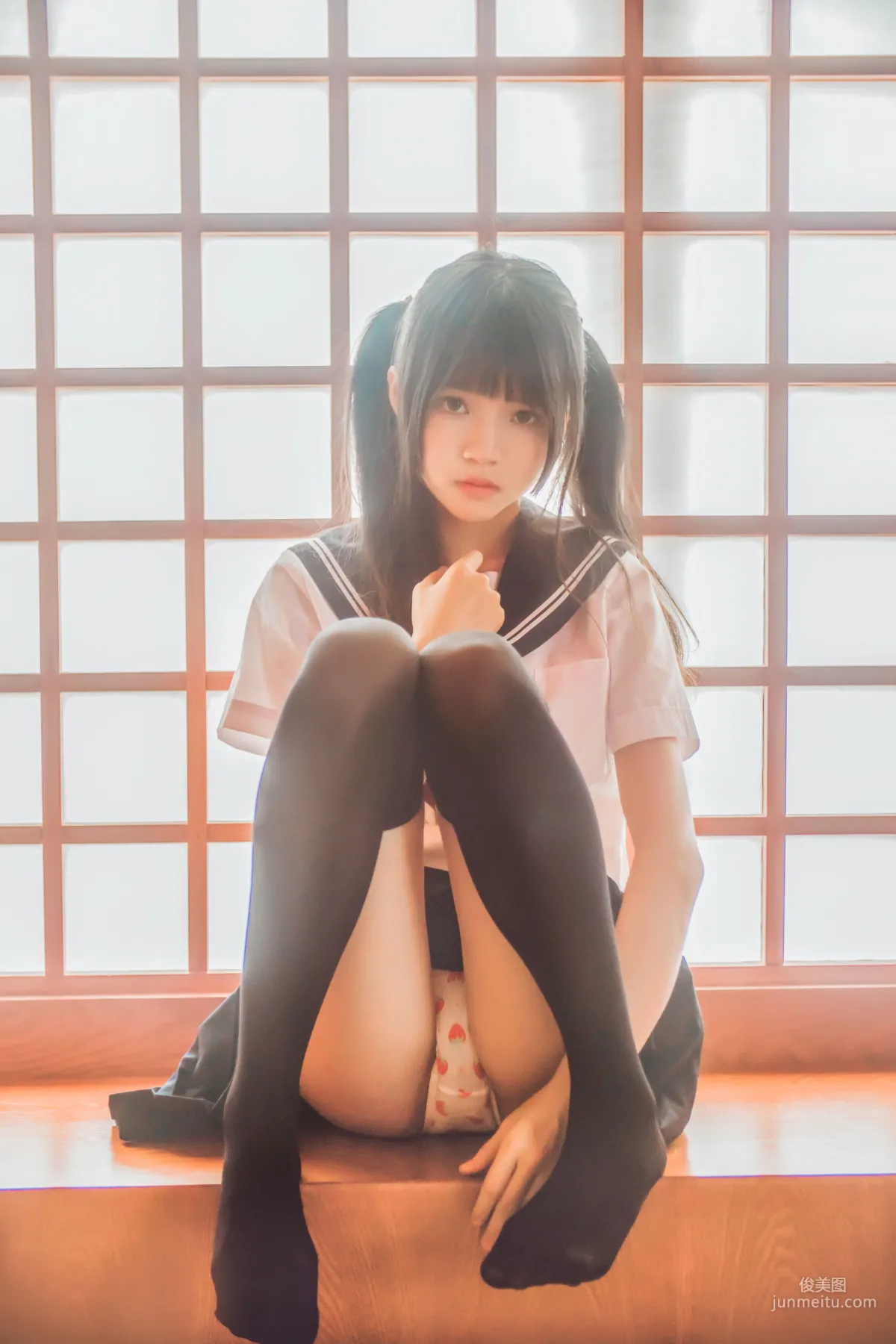 桜桃喵《小背心換水手服》 [蘿莉COS] 寫真集 44